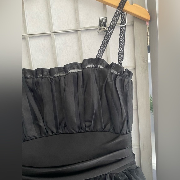 Strapless Sweetheart Black Striped Formal Dress - size 6 - Picture 3 of 8